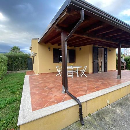 Villa Indipendente Le Coccinelle Beach Mare Piscina A 250 Mt Dal Mare Con Servizio Di Piscina A 400 Mt 12 K Da Cefalu Campofelice Di Roccella Dış mekan fotoğraf