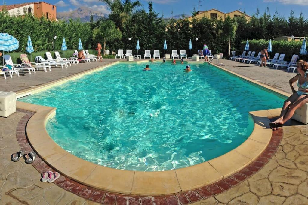 Villa Indipendente Le Coccinelle Beach Mare Piscina A 250 Mt Dal Mare Con Servizio Di Piscina A 400 Mt 12 K Da Cefalu Campofelice Di Roccella Dış mekan fotoğraf