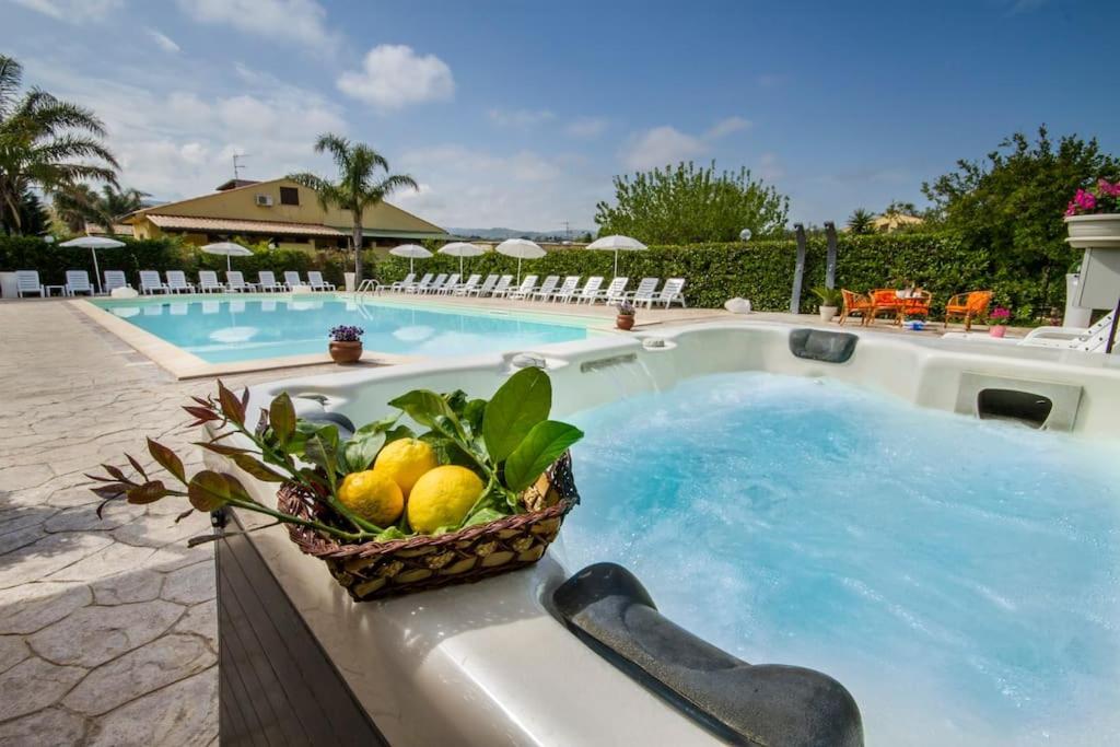 Villa Indipendente Le Coccinelle Beach Mare Piscina A 250 Mt Dal Mare Con Servizio Di Piscina A 400 Mt 12 K Da Cefalu Campofelice Di Roccella Dış mekan fotoğraf